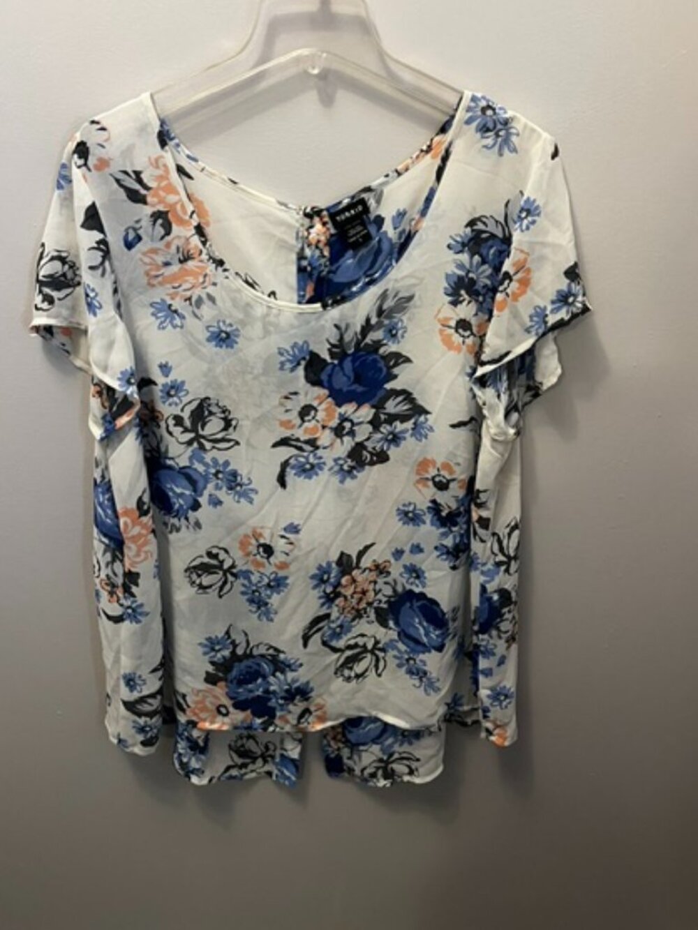 Women's Torrid White Floral Flowy Scoop Neck Top, Size 1X, Back Slit, Ex Cond!